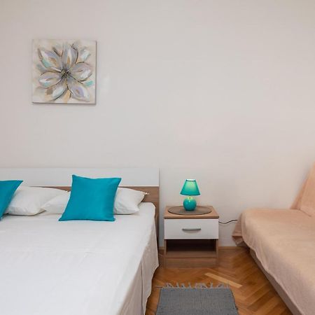 Apartment Beba Dugi Rat Eksteriør billede