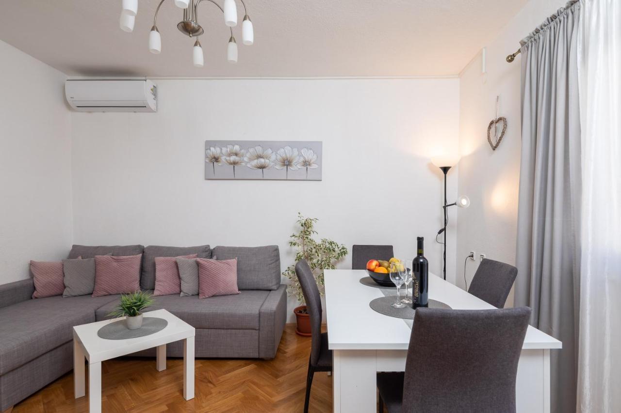 Apartment Beba Dugi Rat Eksteriør billede