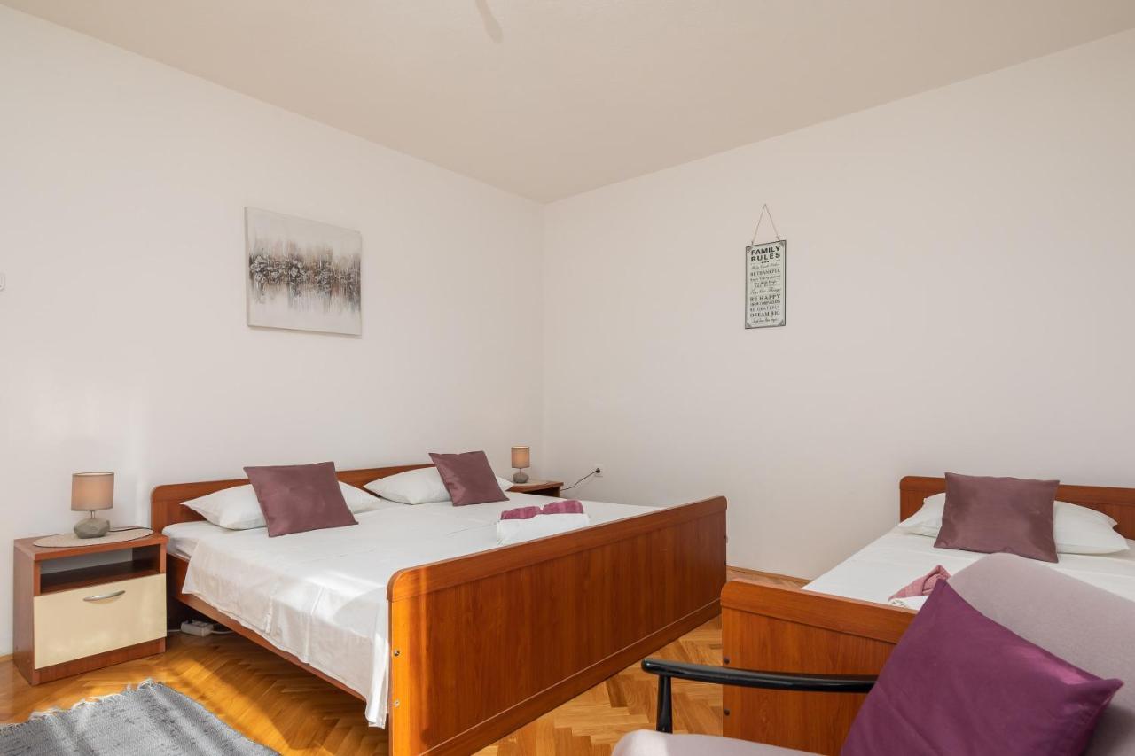 Apartment Beba Dugi Rat Eksteriør billede